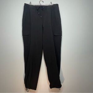 CHICO'S Zenergy Black Cargo Pants Stretch Bungee Ankle Chico Sz 1 (US 8)